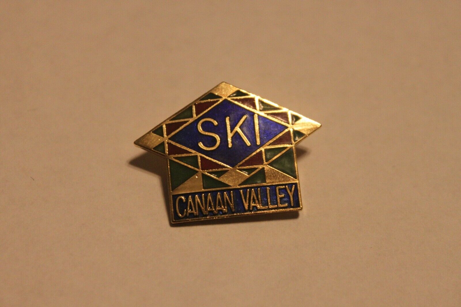 Ski Resort Lapel Pin - Ski Canaan Valley - Davis, Wv