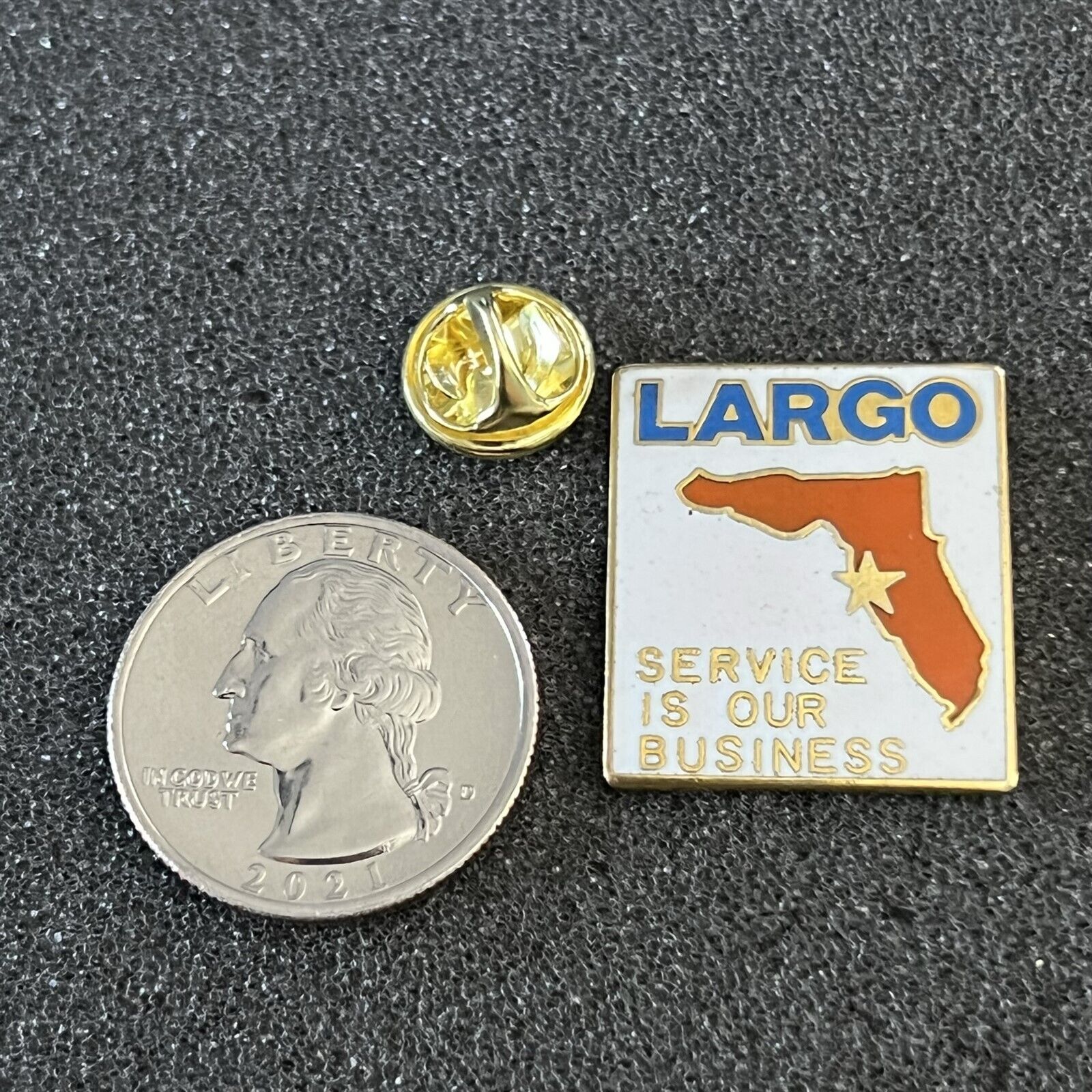 Largo Florida Service Is Our Business Souvenir Pin Pinback #43512